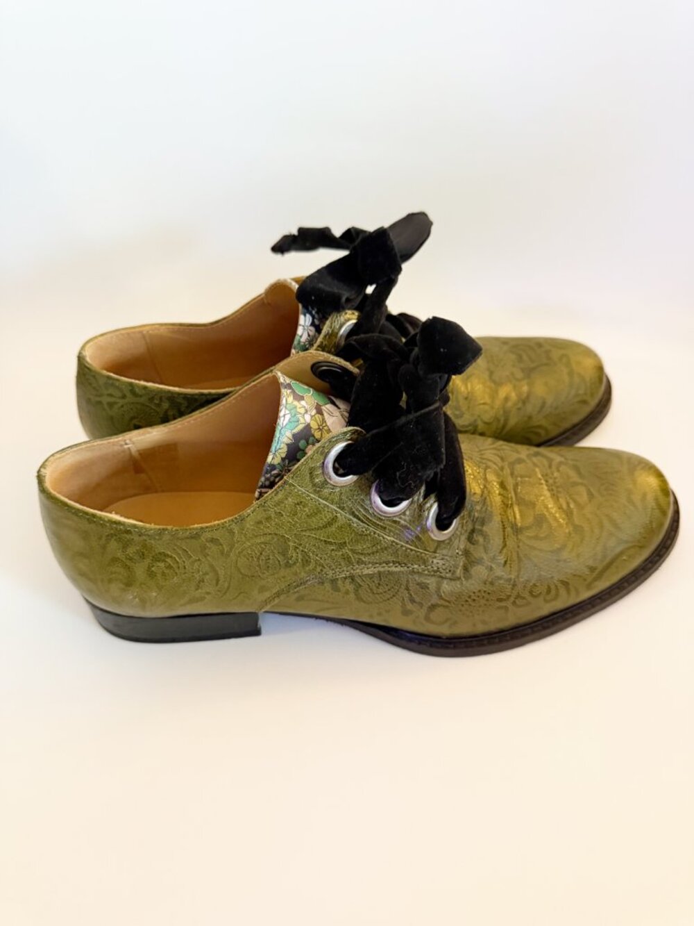 John Fluevog Green Embossed Leather Oxford Shoes Velvet Laces Size 10 - Picture 4 of 8